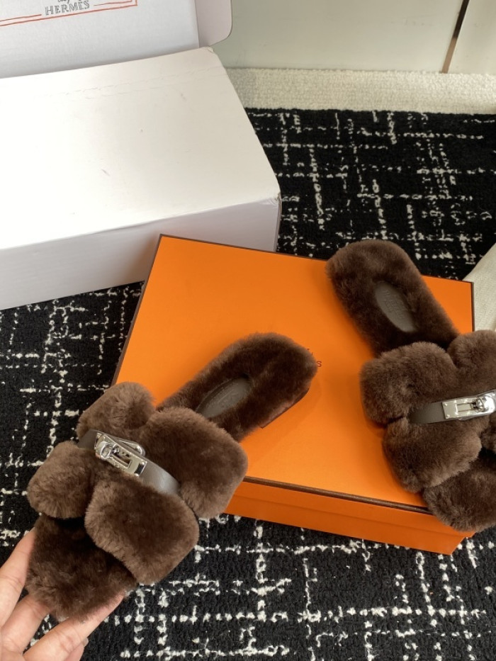 H**mes SLIPPERS