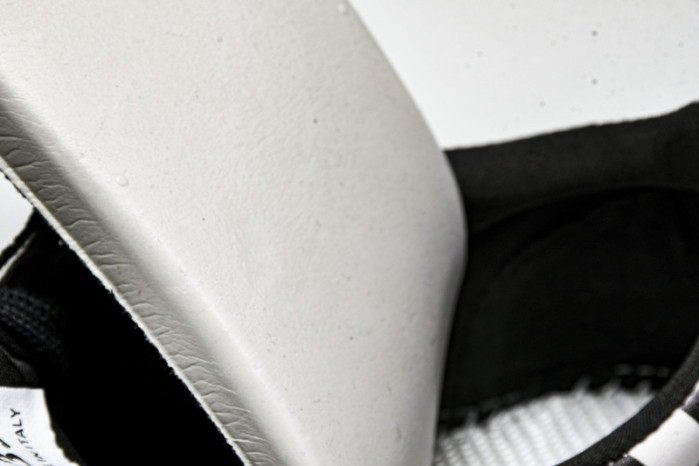 Off-White c/o Virgil Abloh