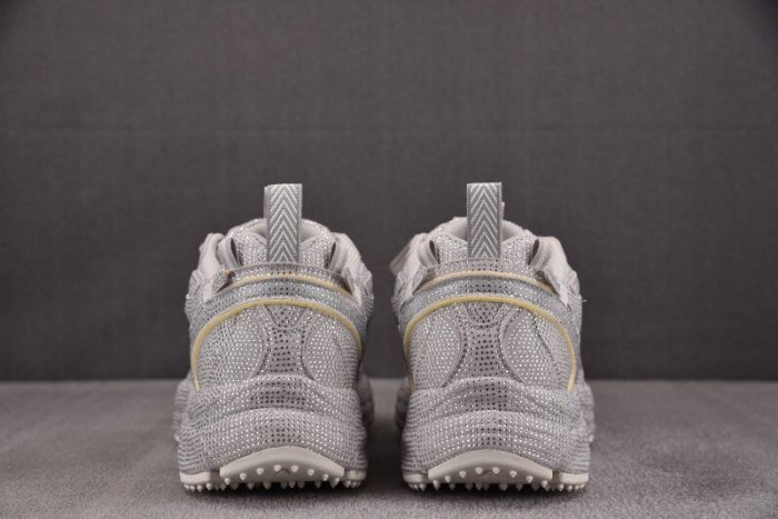 Off-White c/o Virgil Abloh