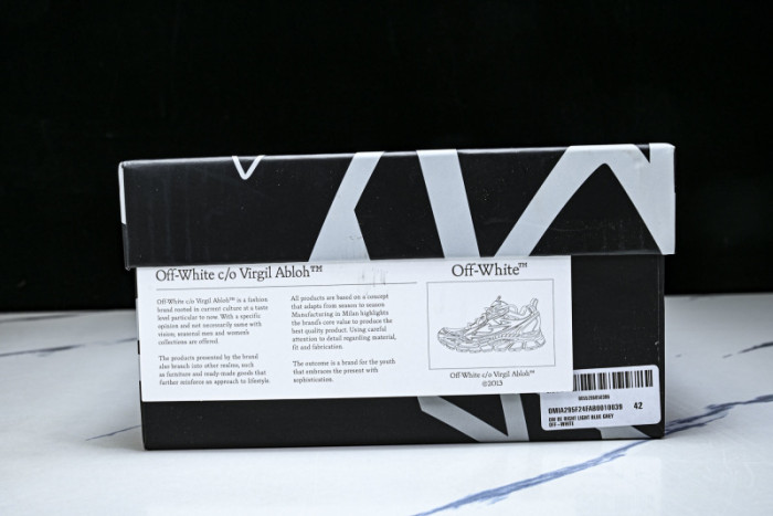 Off-White c/o Virgil Abloh