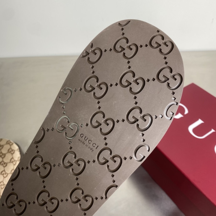 G*u*i SANDALS D06671