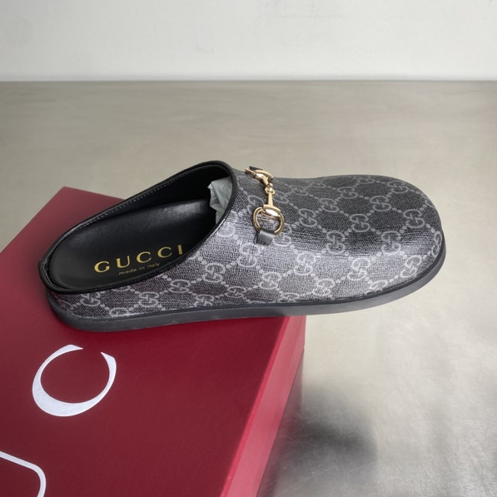 G*u*i SANDALS D06672