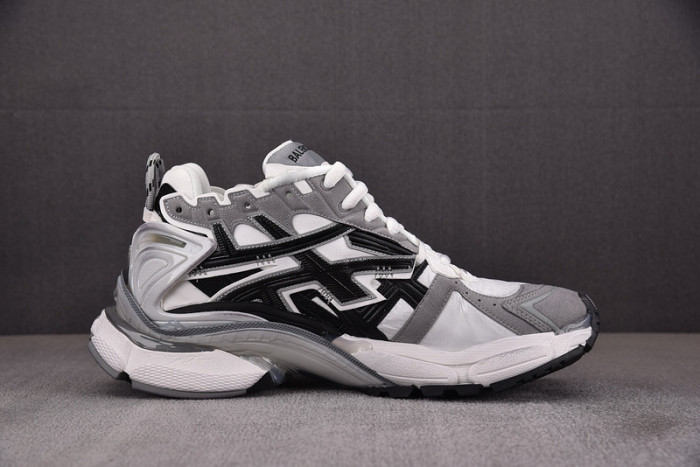 Ba*len*cia*ga Runner 677403 W3RB5 9012