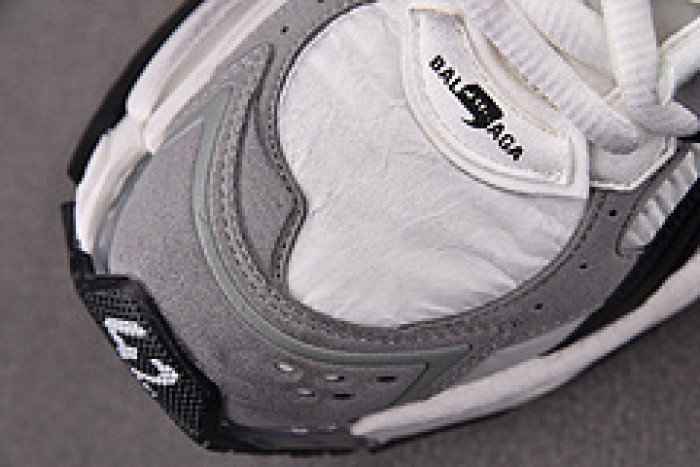 Ba*len*cia*ga Runner 677403 W3RB5 9012