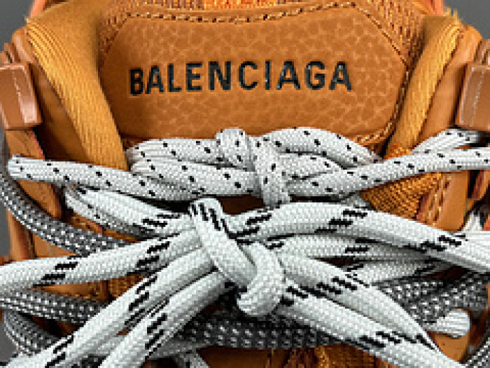 Ba*len*cia*ga TRACK 800592 WTRHK 7000