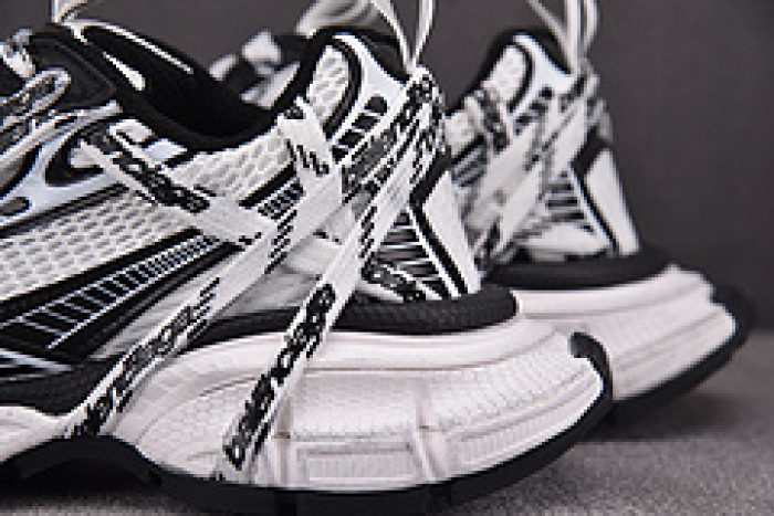 Ba*len*cia*ga 3XL SNEAKER 825598 W3XHL 9010