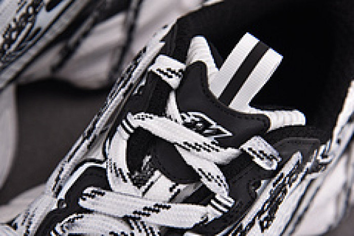 Ba*len*cia*ga 3XL SNEAKER 825598 W3XHL 9010