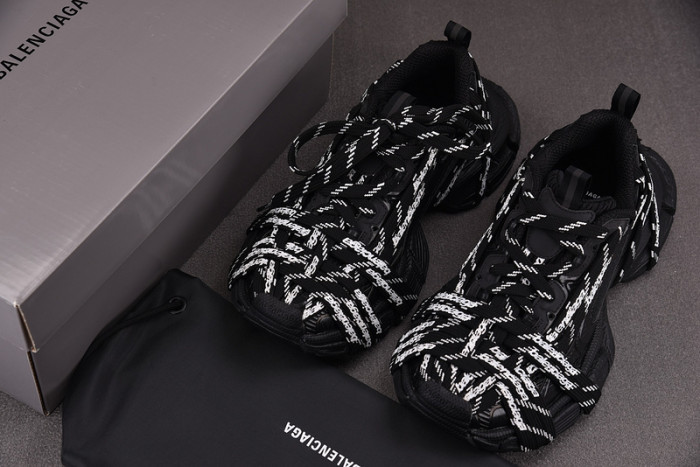 Ba*len*cia*ga 3XL SNEAKER 825599 W3XHL 100