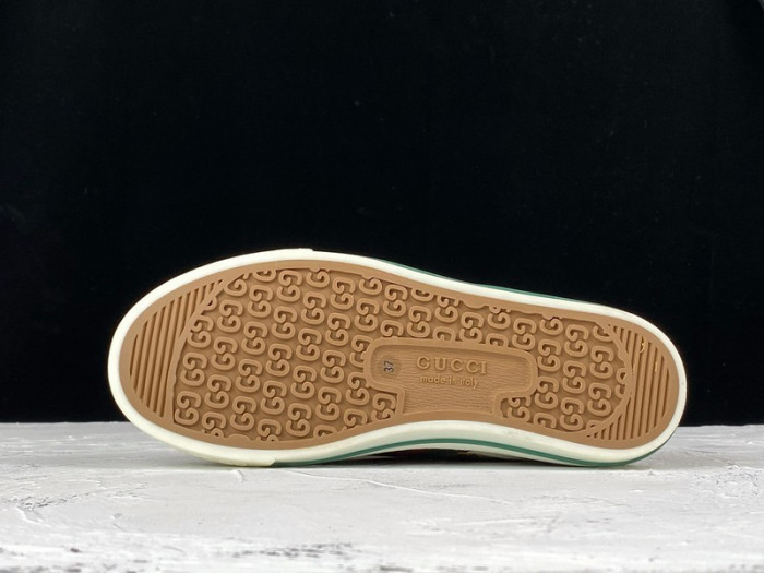 G*u*i ACE EMBROIDERED LOW-TOP SNEAKER E2269