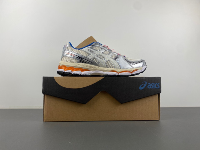 As*ic*s GEL-KAYANO 1203A555-101