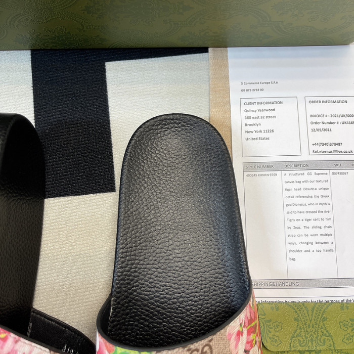 G*u*i SLIPPERS D6588