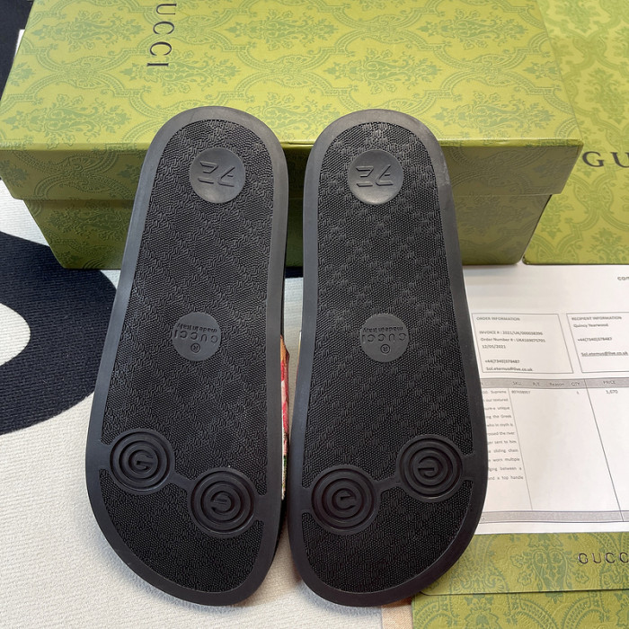 G*u*i SLIPPERS D6588