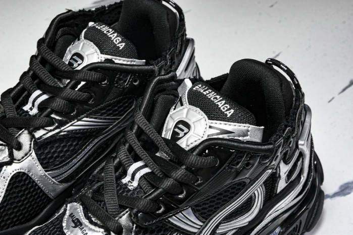 Ba*len*cia*ga Runner 772774 W3RNY 0322