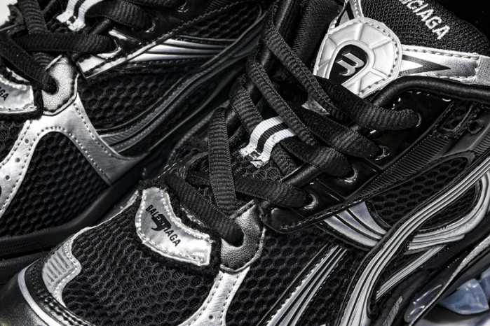 Ba*len*cia*ga Runner 772774 W3RNY 0322