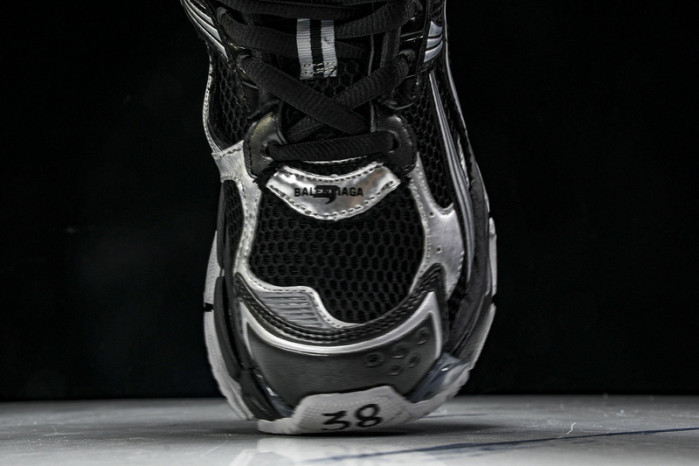 Ba*len*cia*ga Runner 772774 W3RNY 0322