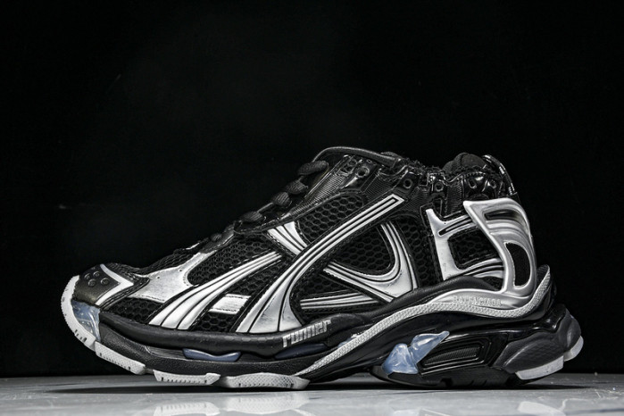 Ba*len*cia*ga Runner 772774 W3RNY 0322