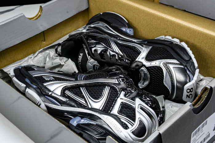 Ba*len*cia*ga Runner 772774 W3RNY 0322