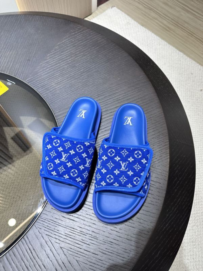 L0VT SANDALS