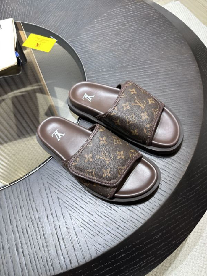 L0VT SANDALS