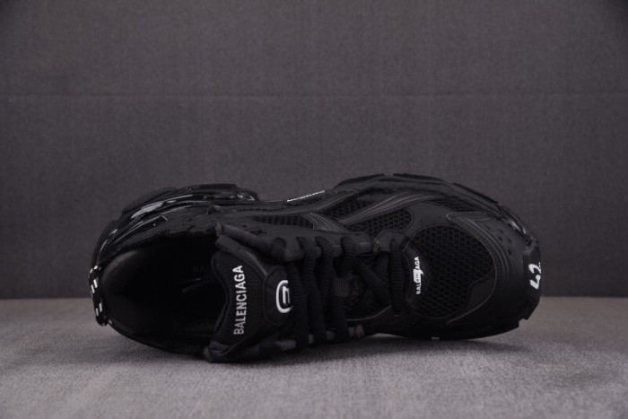 Ba*len*cia*ga Runner 772767-W3RMU-1100