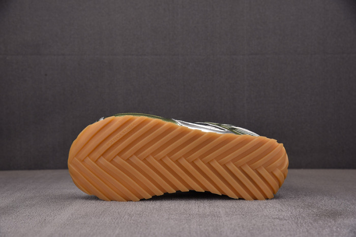 Bo*te*ga Ve*ne*ta BV038