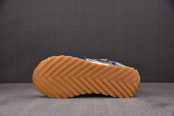 Bo*te*ga Ve*ne*ta BV037