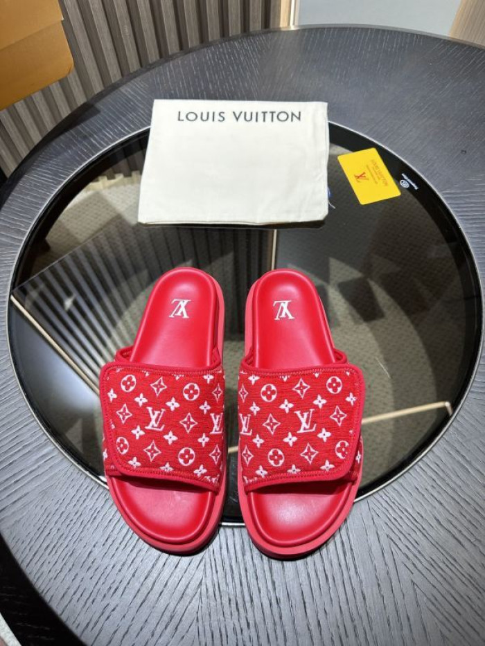 L0VT SANDALS