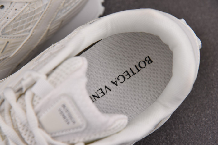 Bo*te*ga Ve*ne*ta BV036