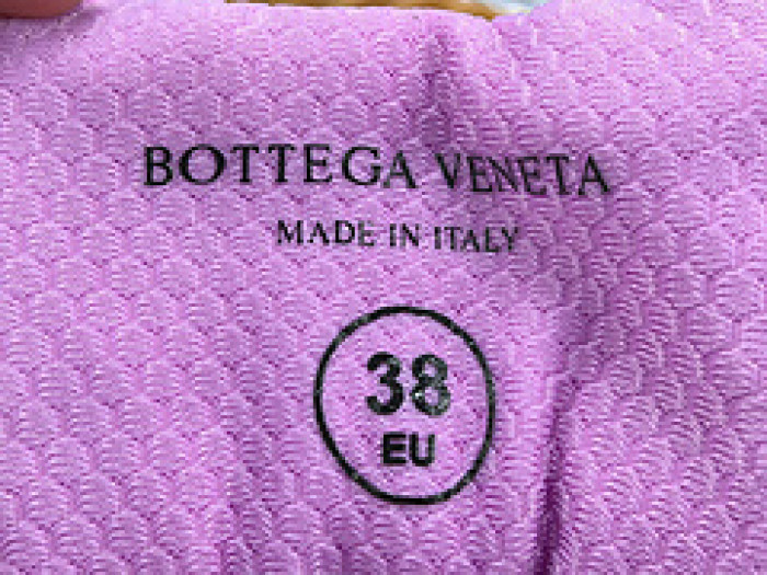 Bo*te*ga Ve*ne*ta BV057