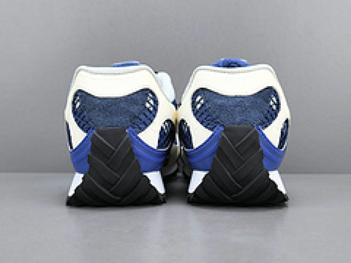 Bo*te*ga Ve*ne*ta BV051