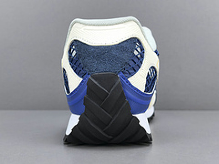 Bo*te*ga Ve*ne*ta BV051