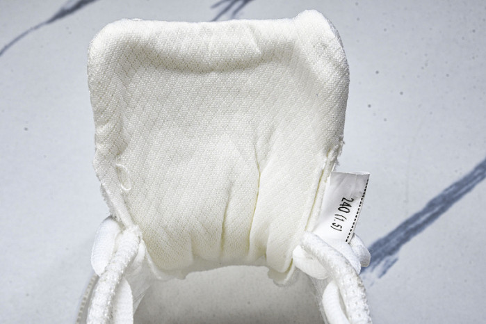 Bo*te*ga Ve*ne*ta BV057