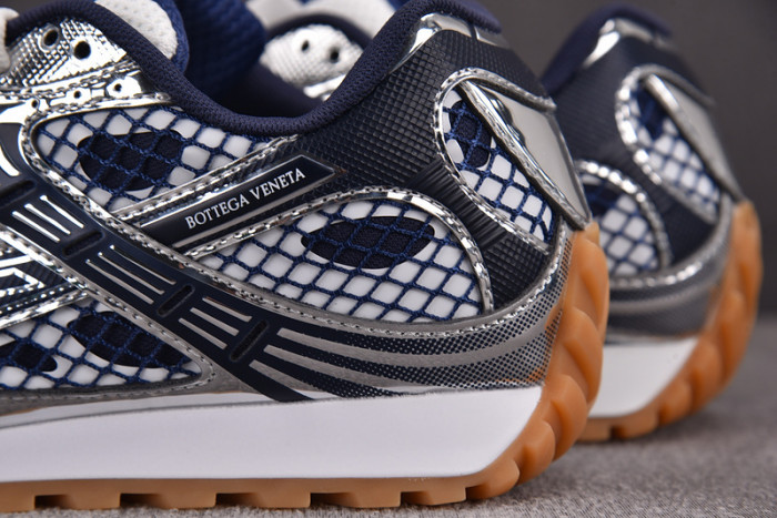 Bo*te*ga Ve*ne*ta BV059