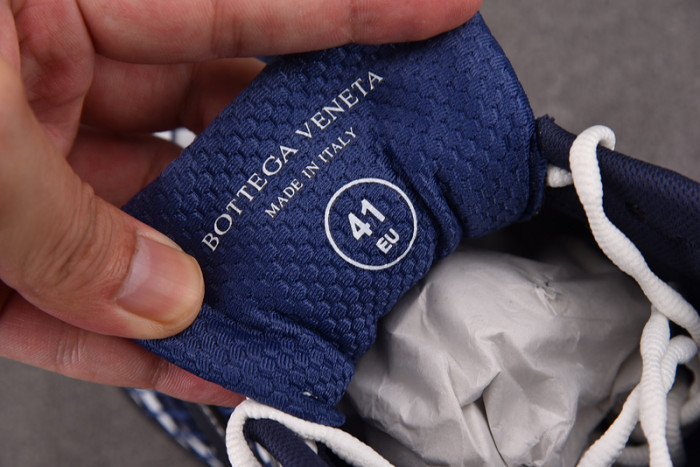 Bo*te*ga Ve*ne*ta BV059