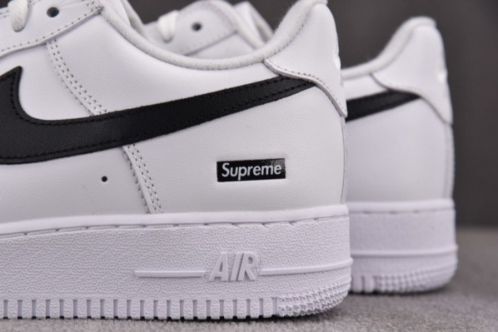 S*prem* Nike Air Force 1 Low White Black CU9225-102