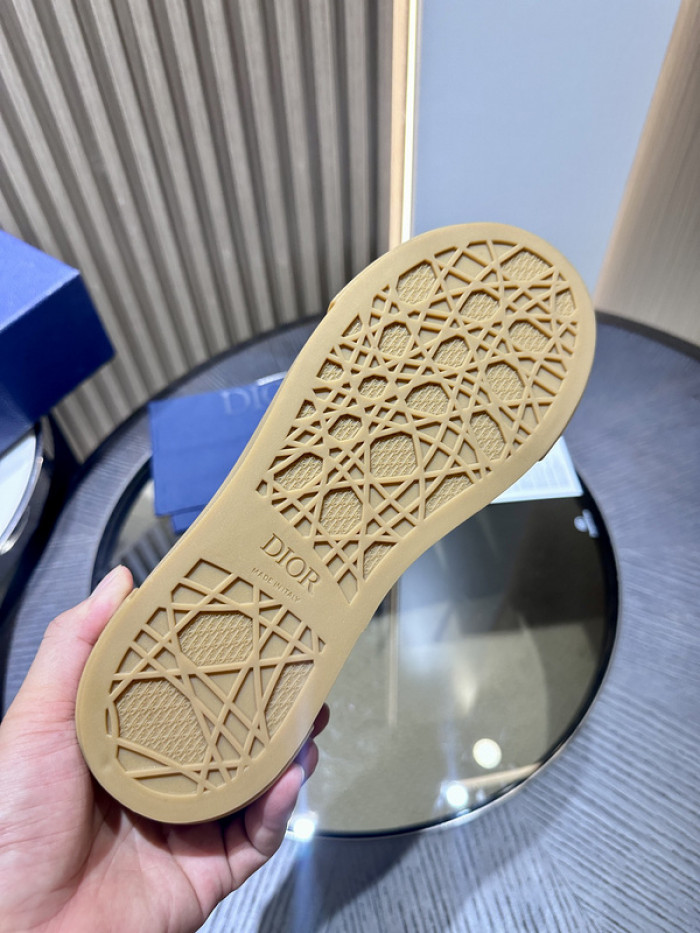 D*0r B33 SNEAKERS D20015