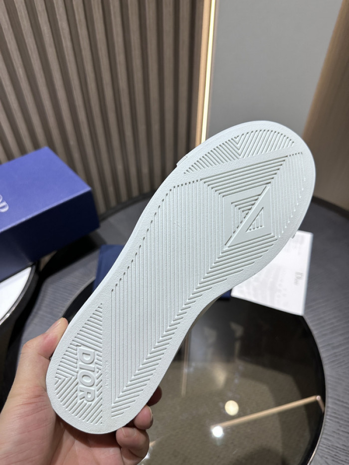 D*0r B33 SNEAKERS D20017