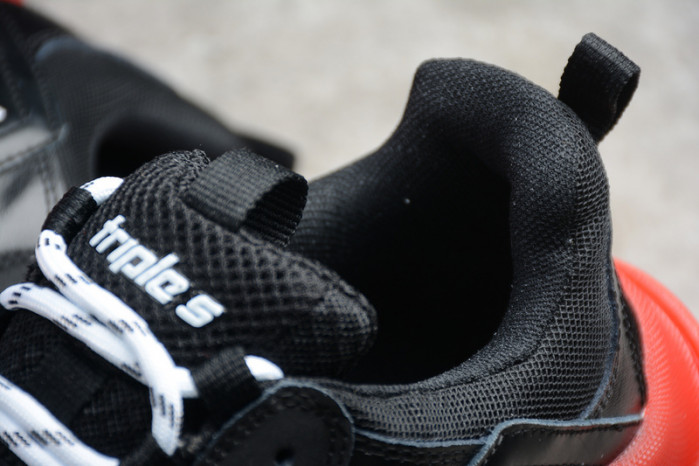 Ba*len*cia*ga Triple S SNEAKER W09O5 7412