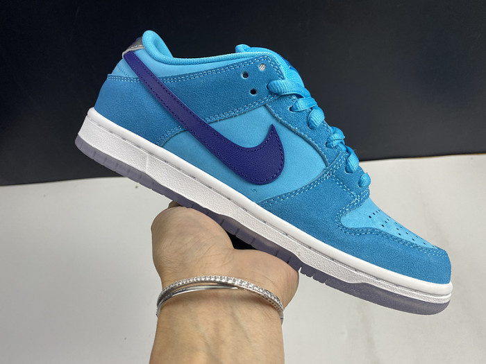 nike dunk&nbsp sb low “blue fury” bq6817-400