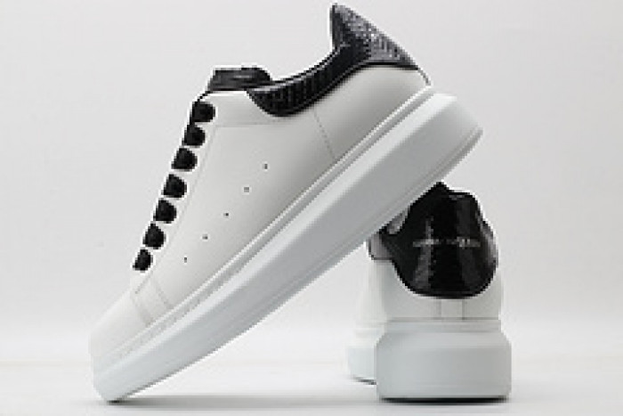 Ale*d*r M*Q*en E2712