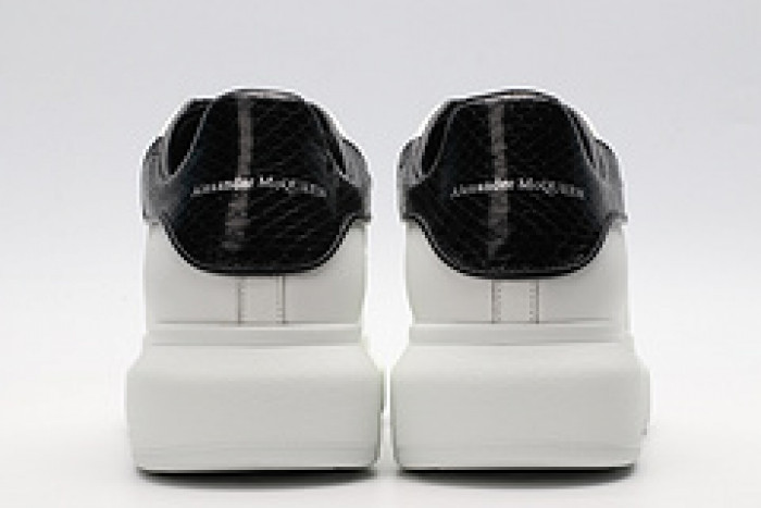 Ale*d*r M*Q*en E2712