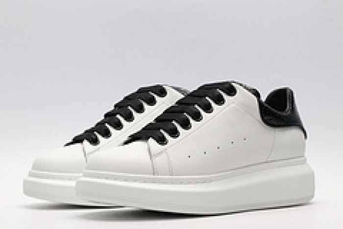 Ale*d*r M*Q*en E2712