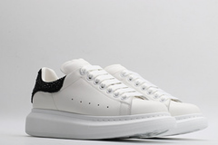 Ale*d*r M*Q*en E2713