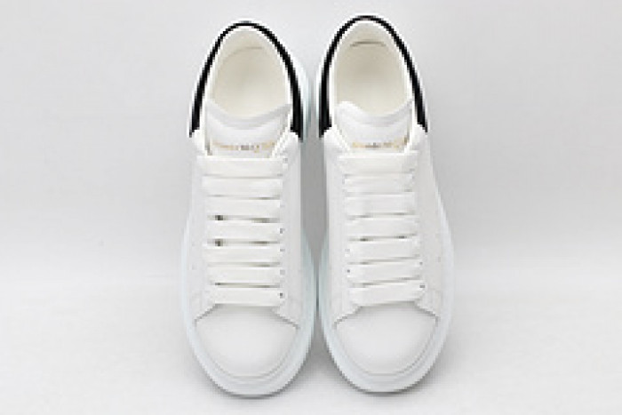 Ale*d*r M*Q*en E2716