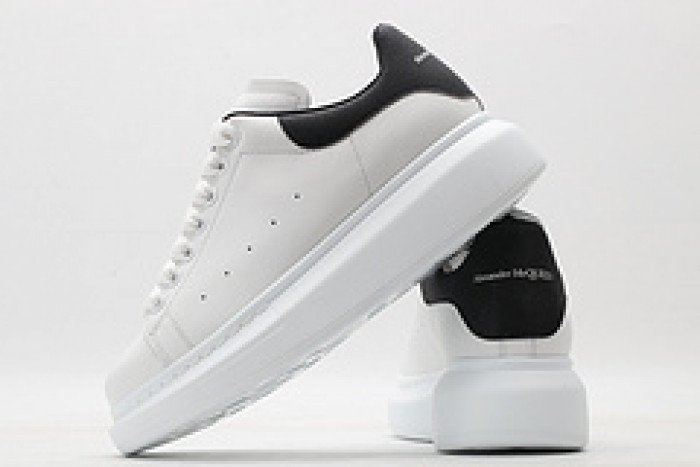 Ale*d*r M*Q*en E2717