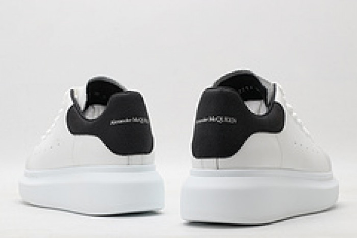 Ale*d*r M*Q*en E2717