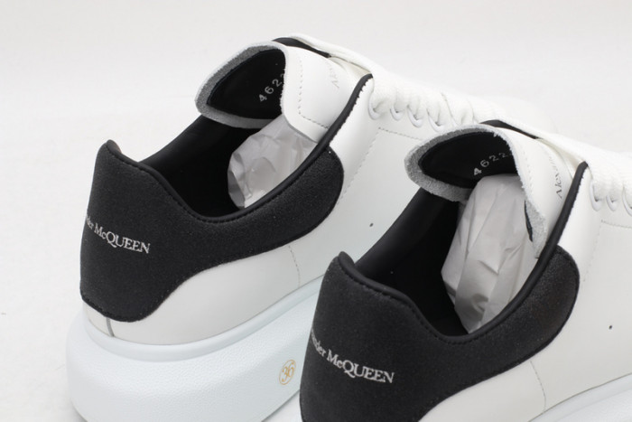 Ale*d*r M*Q*en E2717