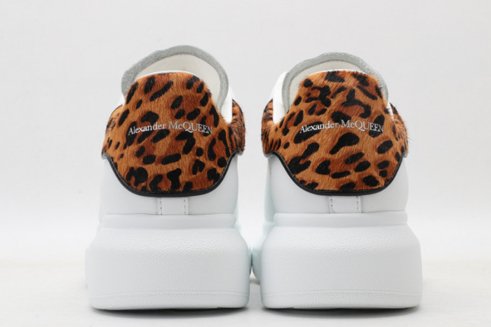 Ale*d*r M*Q*en E2722