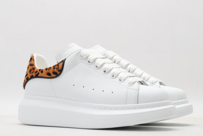 Ale*d*r M*Q*en E2722