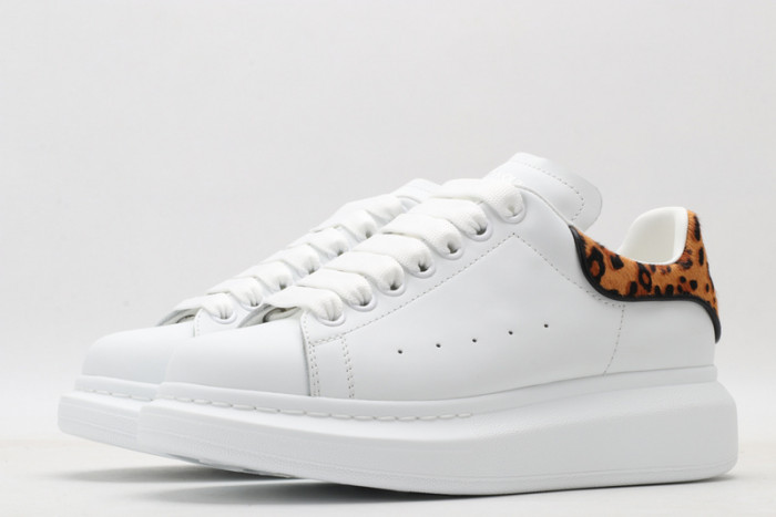 Ale*d*r M*Q*en E2722